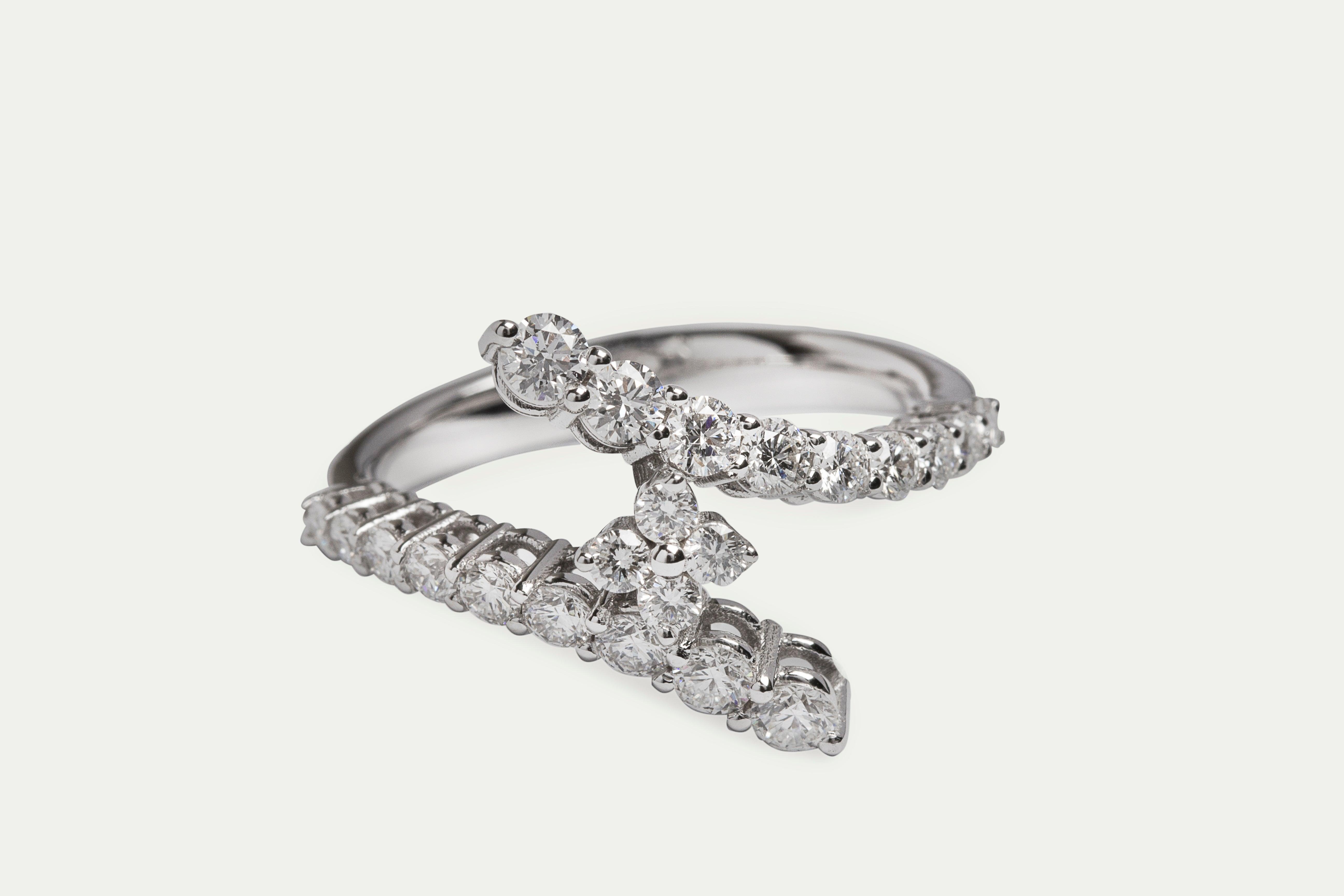 Behold diamond ring in white gold - Anty