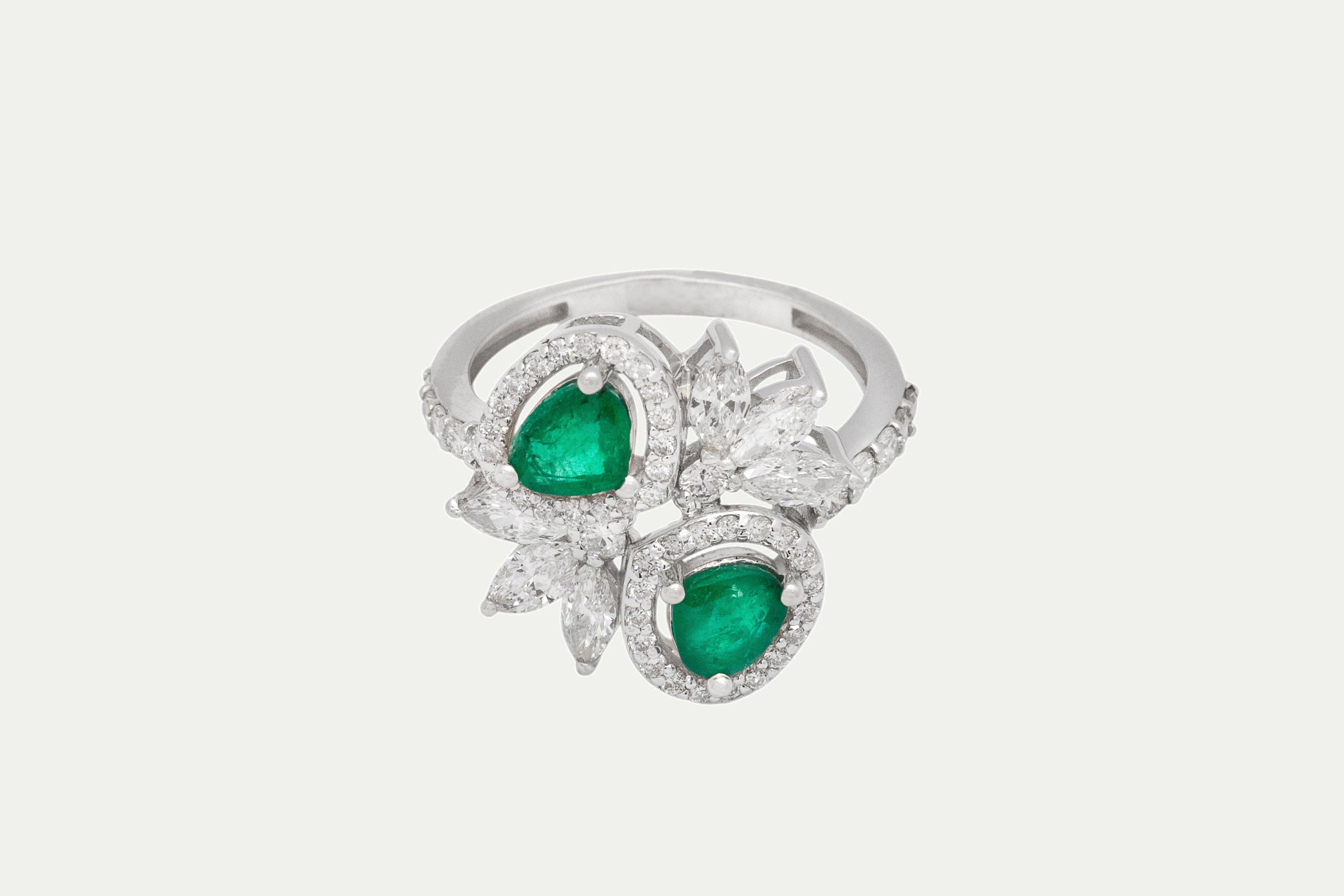 Emerald diamond ring in white gold - Anty