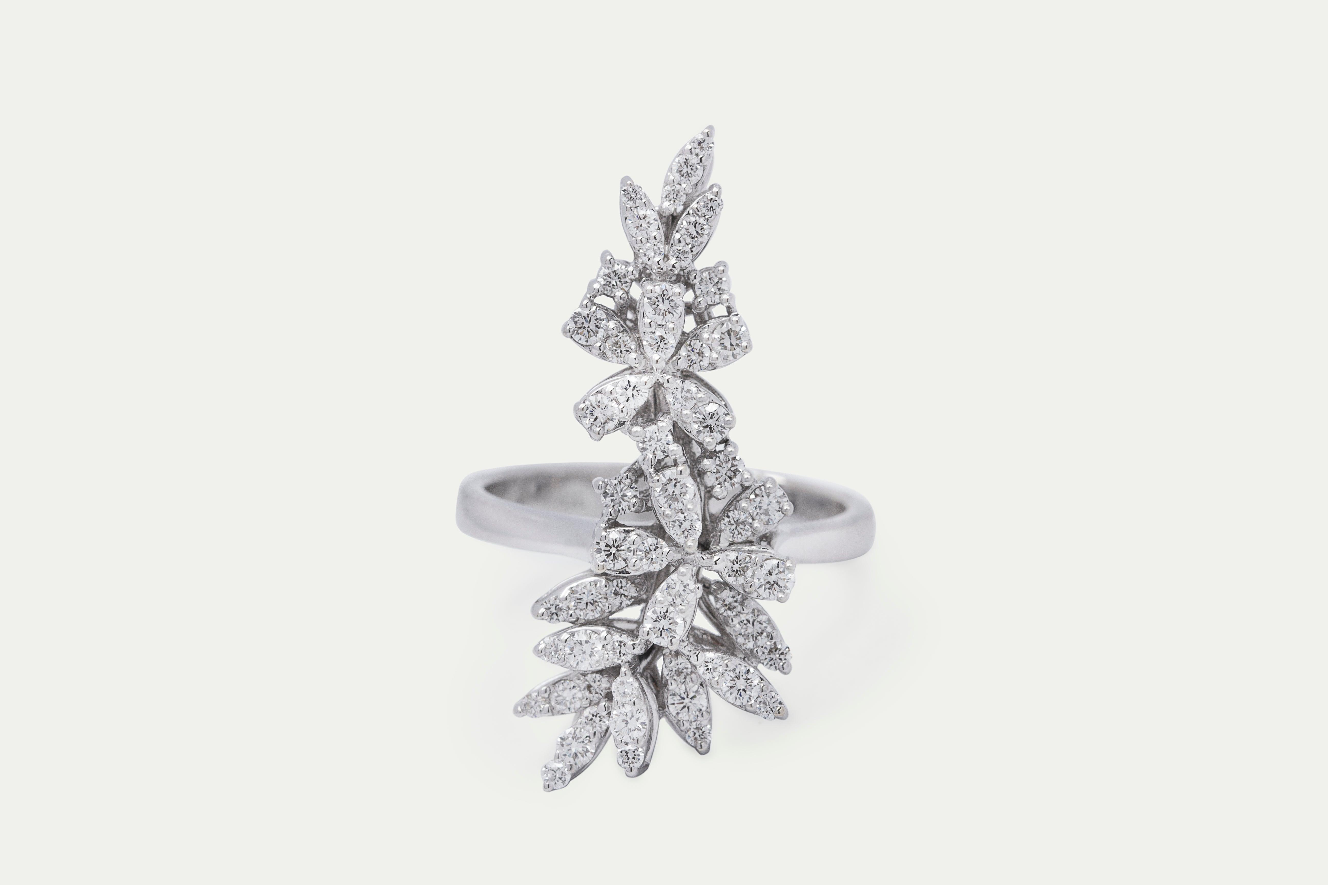 Leaflet diamond ring in white gold - Anty