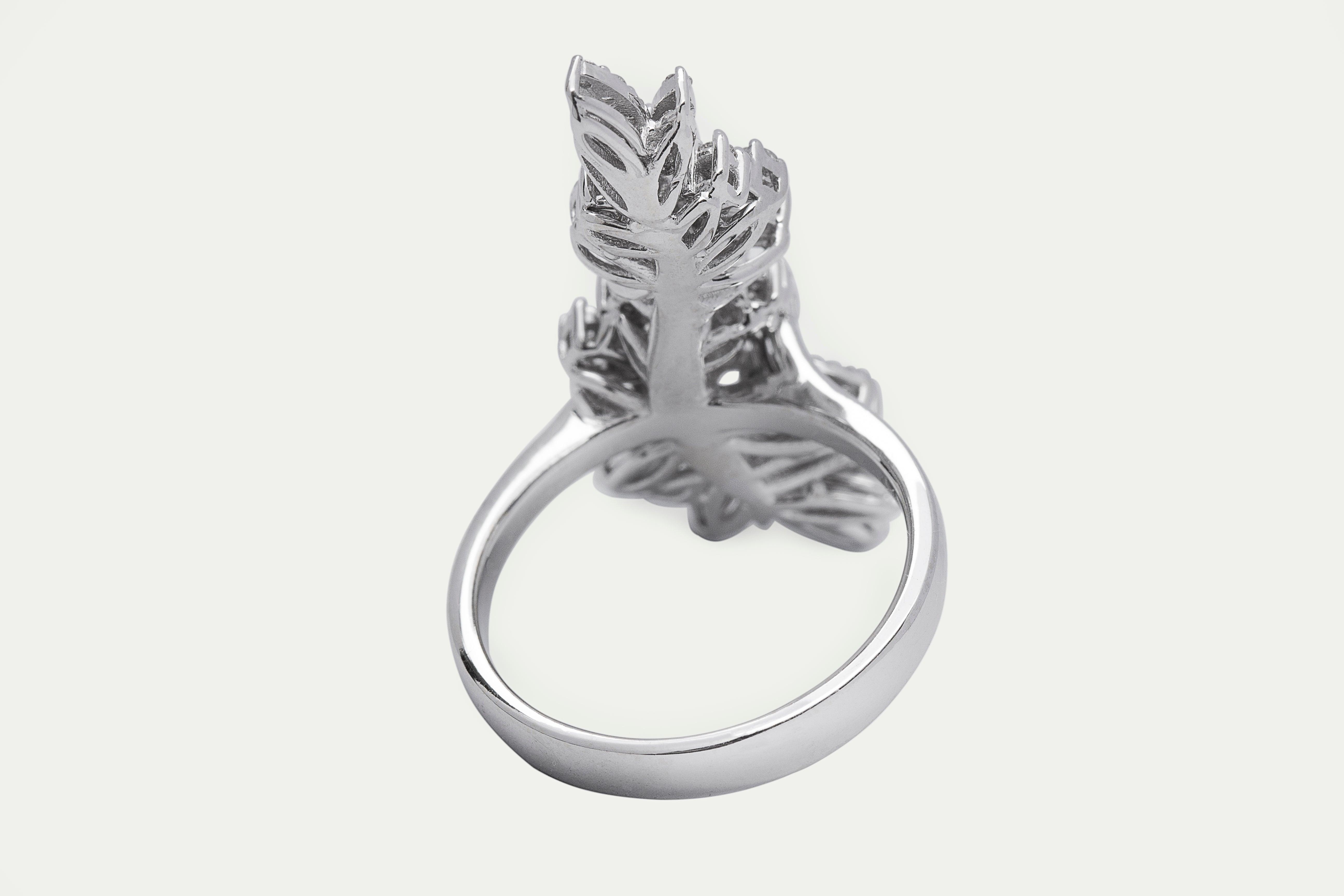 Leaflet diamond ring in white gold - Anty
